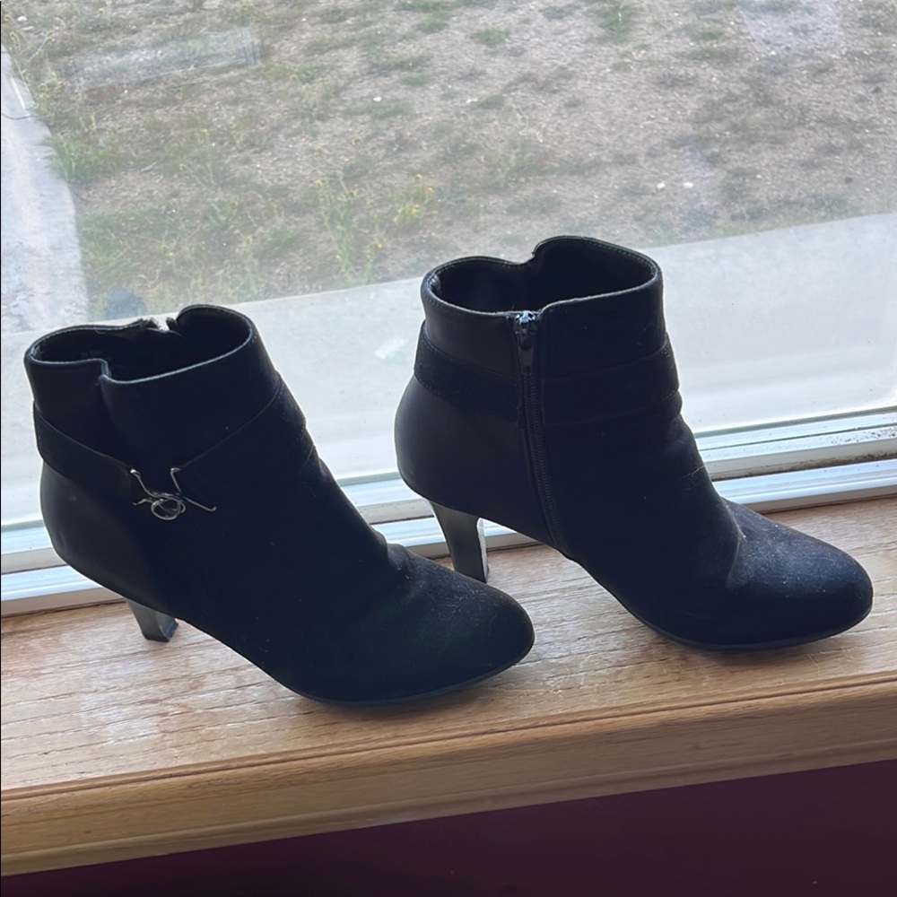 Elegant Black Ankle Boots sz 8